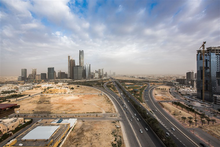احذر خسارتك هتبقى كبيرة.. قانوني يحذر من خطأ فادح عند كتابة عقود البيع للأراضي والعقارات 2 احذر خسارتك هتبقى كبيرة.. قانوني يحذر من خطأ فادح عند كتابة عقود البيع للأراضي والعقارات