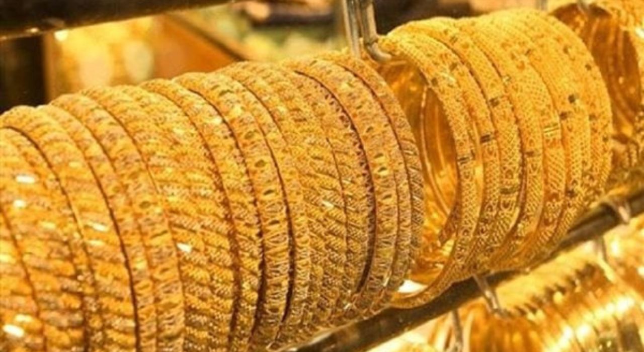 "هبوط 50% ووصول سعره 1300 قريباً" انخفاض أسعار الذهب اليوم وتوقعات سعر المعدن الأصفر الفترة القادمة 5 “هبوط 50% ووصول سعره 1300 قريباً” انخفاض أسعار الذهب اليوم وتوقعات سعر المعدن الأصفر الفترة القادمة