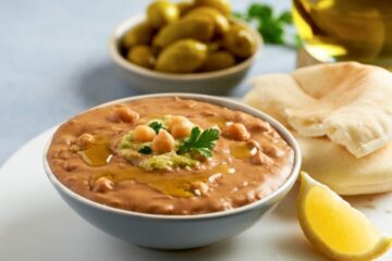 طريقة عمل الفول المدمس في البيت بدون ما يسود منك بطريقة المطاعم مع الدقة بطعم أول مرة تدوقيه