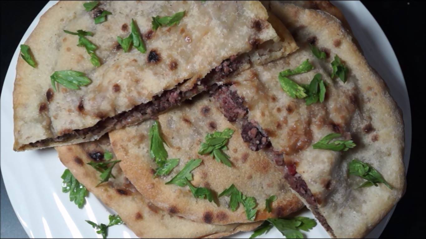 طريقة عمل الحواوشي الاسكندراني في البيت بألذ تتبيلة وخلطة وبطعم ألذ من المحلات 5 طريقة عمل الحواوشي الاسكندراني في البيت بألذ تتبيلة وخلطة وبطعم ألذ من المحلات
