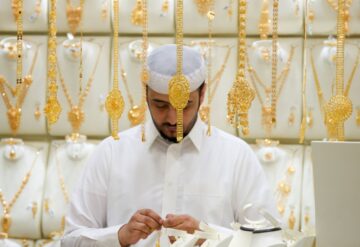 خطوات تجديد الرخصة المهنية لعاملي منافذ بيع الذهب والشروط المطلوبة 2023