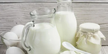 بمكون واحد فقط حضري اللبن الرايب في المنزل في خطوات سريعة
