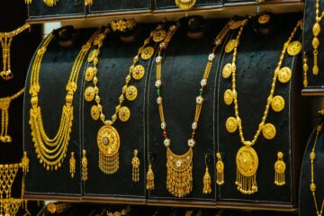 “بكام الدهب النهاردة في السوق”… تعرّف على سعر الذهب في السوق اليوم بدون مصنعية