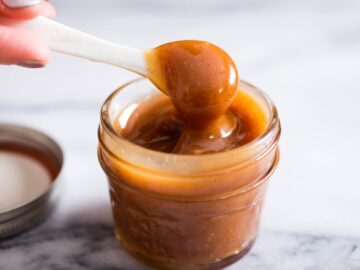 أسهل وأسرع طريقة عمل صوص الكراميل لتزيين الحلويات