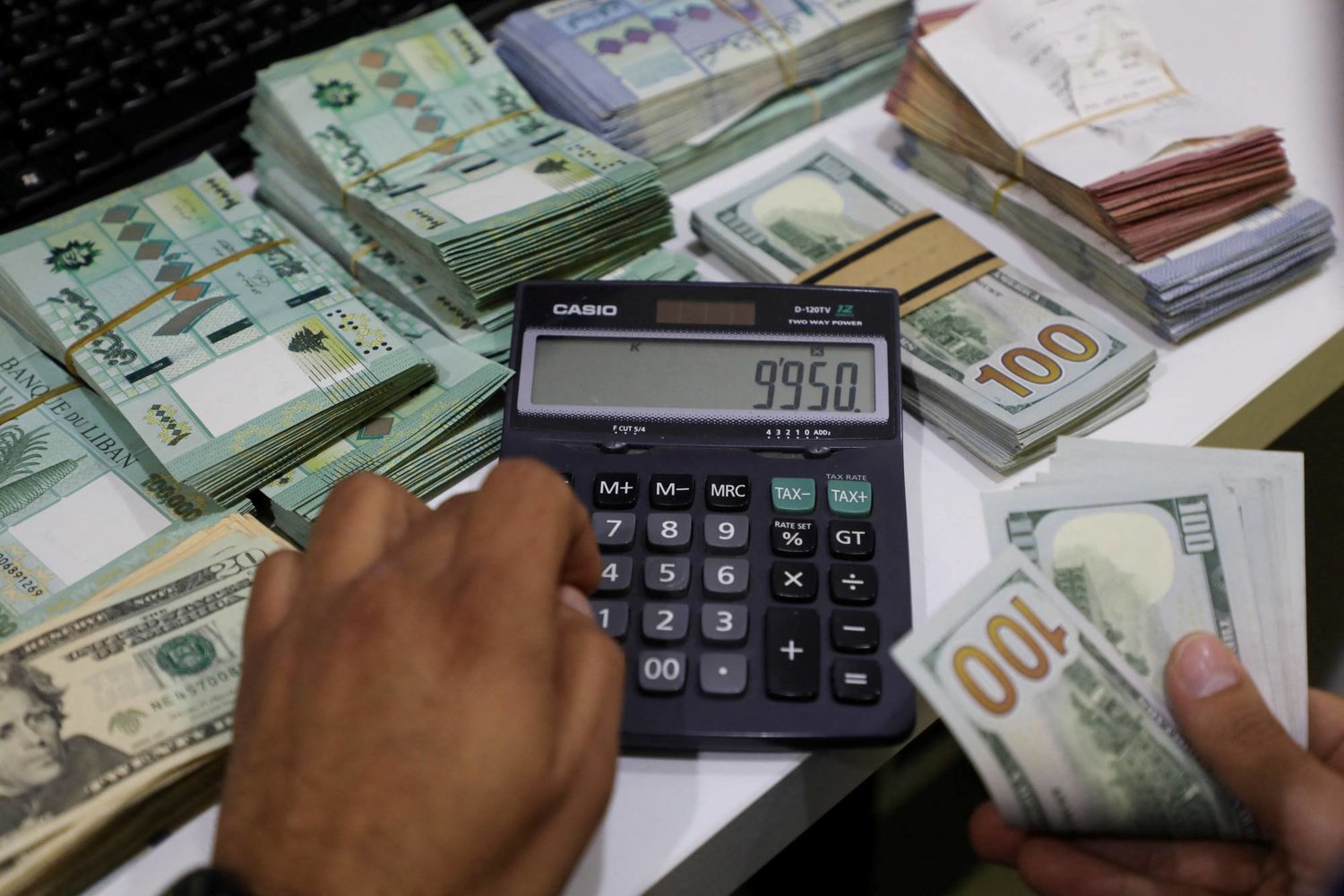 حقيقة أم إشاعة ... وزارة المالية تكشف عن زيادة في رواتب الموظفين بالسعودية مع راتب نوفمبر 2023 2 حقيقة أم إشاعة … وزارة المالية تكشف عن زيادة في رواتب الموظفين بالسعودية مع راتب نوفمبر 2023