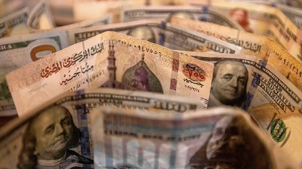 موعد انتهاء أزمة العملة في مصر.. الصناعة أمل التحسن الاقتصادي