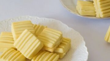 Royal Cream Biscuits4 683x1024.jpg
