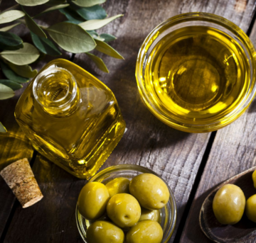 الفرق بين زيت الزيتون الأصلي و المغشوش من خلال النظر والملمس
