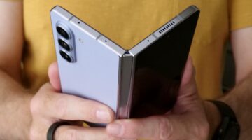 galaxy z fold 5 opening top
