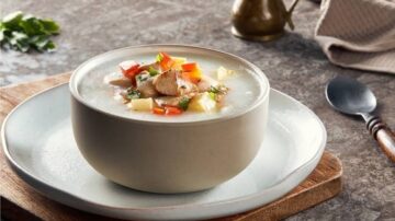 طريقة عمل شوربة الدجاج بالبطاطس الشهية أفضل وجبات فصل الشتاء