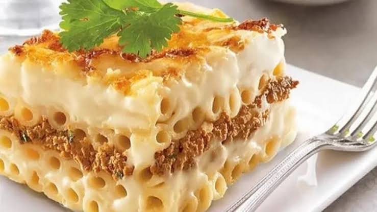 المكرونة بالبشاميل طبق شهي وسهل التحضير لعشاق الطهي بالكريمة