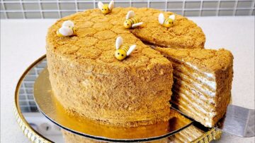 طريقة عمل كيكة العسل بمكونات بسيطة واقتصادية.. “طعمها خرافي حضريها لأطفالك”
