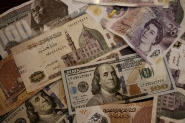 الأخضر بكام انهاردة؟.. أسعار الدولار أمام الجنيه اليوم الجمعة 1 ديسمبر 2023 في البنوك