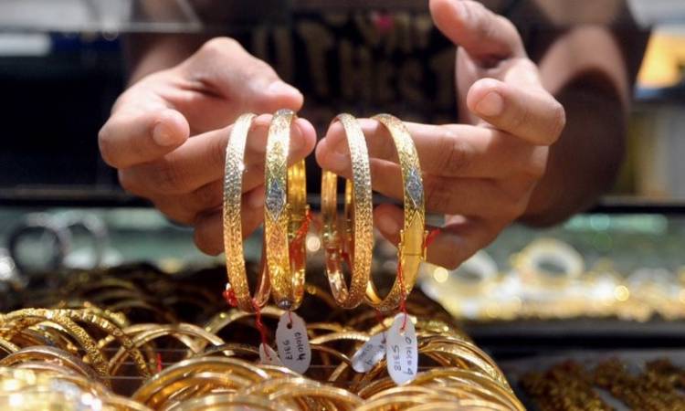 "ركب الصاروخ وطاير".. ارتفاع أسعار الذهب من جديد في مصر مع استقرار الدولار الأمريكي 2 “ركب الصاروخ وطاير”.. ارتفاع أسعار الذهب من جديد في مصر مع استقرار الدولار الأمريكي