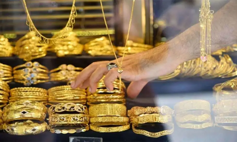 "3000 جنيه طالعة واحدة".. التموين تُصدم المواطنين في مصر بشأن ارتفاع أسعار الذهب لهذا السبب 2 “3000 جنيه طالعة واحدة”.. التموين تُصدم المواطنين في مصر بشأن ارتفاع أسعار الذهب لهذا السبب