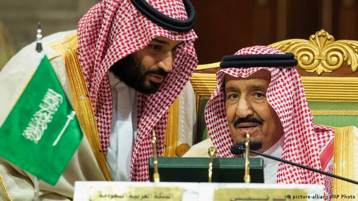 مساعدات الديوان الملكي للمواطن والمقيمين بالمملكة.. ما شروط الاستحقاق وكم مدة فحص الطلب؟