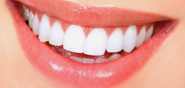 وصفات طبيعية تقضي على اصفرار الأسنان وتجعلها ناصعة البياض بمكونات طبيعية 5 وصفات طبيعية تقضي على اصفرار الأسنان وتجعلها ناصعة البياض بمكونات طبيعية