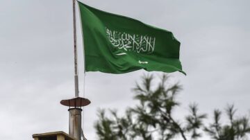 غرامة 50 ألف ريال والترحيل من السعودية نهائيًا لمن يخالف هذا القانون