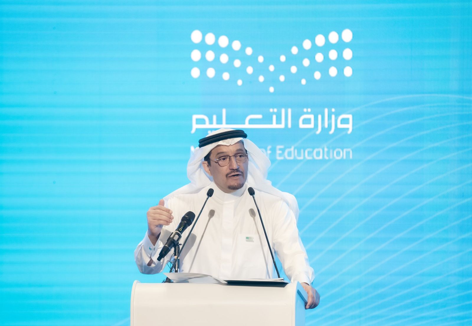 وزير التعليم السعودي يُنهي بحسم الجدل حول إلغاء الفصل الدراسي الثالث 1445 في المدارس والجامعات 5 وزير التعليم السعودي يُنهي بحسم الجدل حول إلغاء الفصل الدراسي الثالث 1445 في المدارس والجامعات