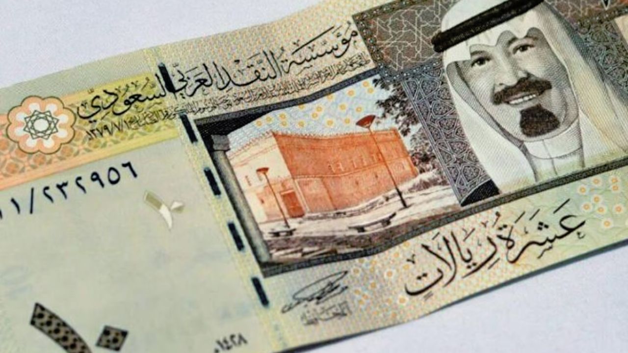 "واقف في المحطة ومستعد".. سعر الريال السعودي مقابل الجنيه المصري اليوم في حالتي البيع والشراء 5 “واقف في المحطة ومستعد”.. سعر الريال السعودي مقابل الجنيه المصري اليوم في حالتي البيع والشراء