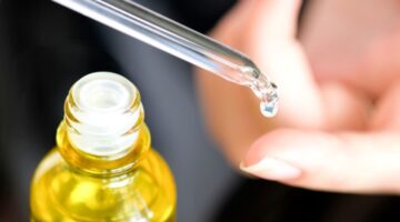 لبشرة مشدودة.. حضري سيروم طبيعي في منزلك للقضاء على التجاعيد بشكل نهائي