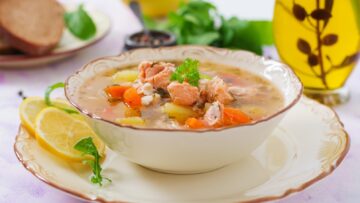 شوربة السي فود الراعي الرسمي لجو الشتاء.. اعمليها دلوقتي ببديل الكريمة البيضا بأقل الإمكانيات