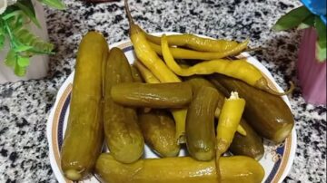 طريقة عمل مخلل الخيار المقرمش السريع بكل أسراره وبطعم زي المحلات