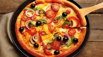 طريقة عمل بيتزا الطاسة السريعة