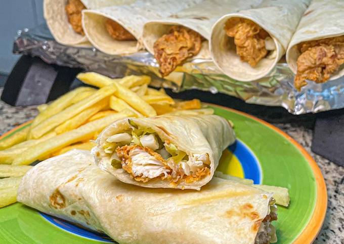 مش هتشتريه من بره تاني.. طريقة عمل تويستر كنتاكي أحلي من الجاهز