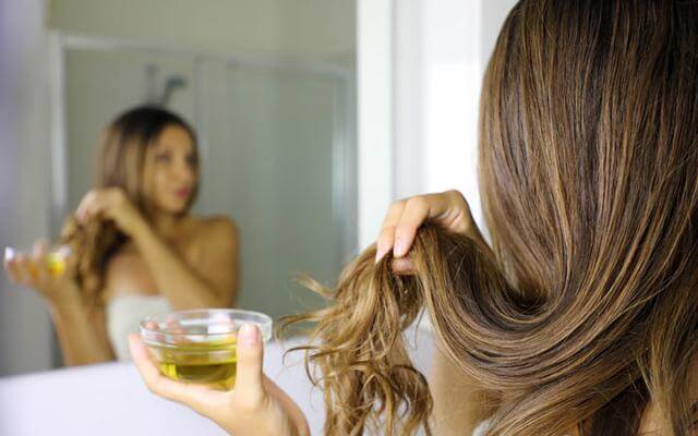 طريقة عمل حمام زيت للشعر عادي وبالبخار في البيت بمكونات طبيعية 5 طريقة عمل حمام زيت للشعر عادي وبالبخار في البيت بمكونات طبيعية