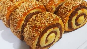 كعب الغزال والمنين.. قراقيش العجوة بطعم يفوق الخيال طريقة التحضير وأسرار النجاح