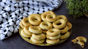 طريقة عمل كعك الأساور الفلسطيني اللذيذ بخطوات سهلة وسريعة بالمنزل
