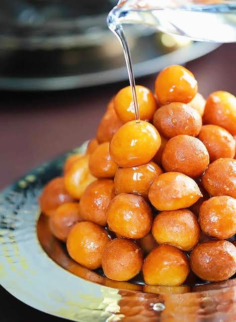 بأسرار الحلواني.. طريقة عمل لقمة القاضي وسر القرمشة ولونها الذهبي أحلي من المحلات 5 بأسرار الحلواني.. طريقة عمل لقمة القاضي وسر القرمشة ولونها الذهبي أحلي من المحلات