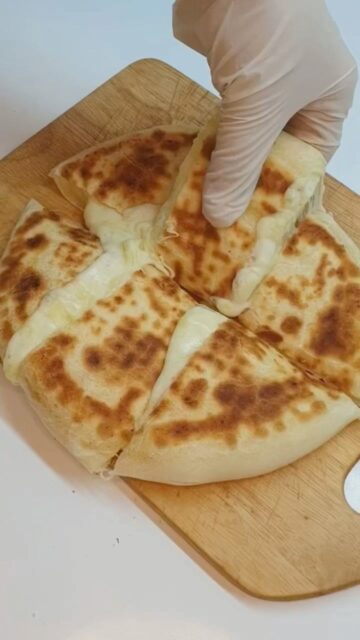 فطائر الطاسة السريعة في أقل من نصف ساعة لفطور لذيذ وسريع