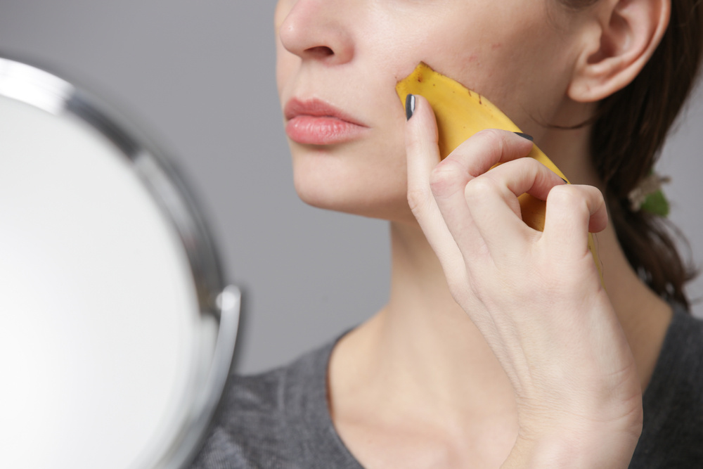 ماسك طبيعي للشعر والبشرة والنتيجة خلال ساعات قليلة بقشر الموز 5 ماسك طبيعي للشعر والبشرة والنتيجة خلال ساعات قليلة بقشر الموز