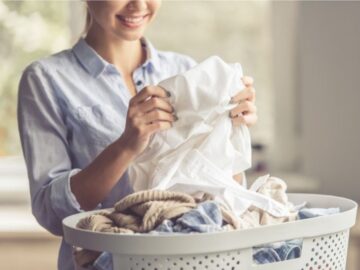 طريقة صنع معطر طبيعي للملابس يمنحها رائحة ذكية وفواحة