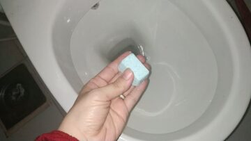 ريحته هتبقى زي الفنادق.. طريقة تعطير الحمام وإزالة الروائح الكريهة بمكونات من بيتك
