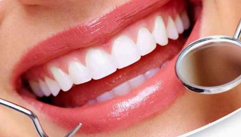 خلطة طبيعية منزلية لتبييض الاسنان من الاصفرار 5 خلطة طبيعية منزلية لتبييض الاسنان من الاصفرار