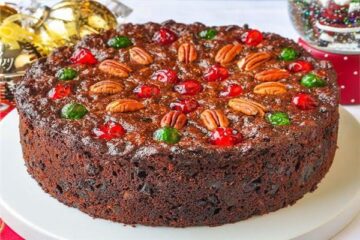 طريقة تحضير كيكة الكريسماس حلوى العيد المميزة كيكة الفواكه الشهية وصفة منزلية مميزة