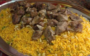 بالطريقة السعودية أعملي المندي باللحمة على أصوله بخلطة مميزة وبطعم لذيذ