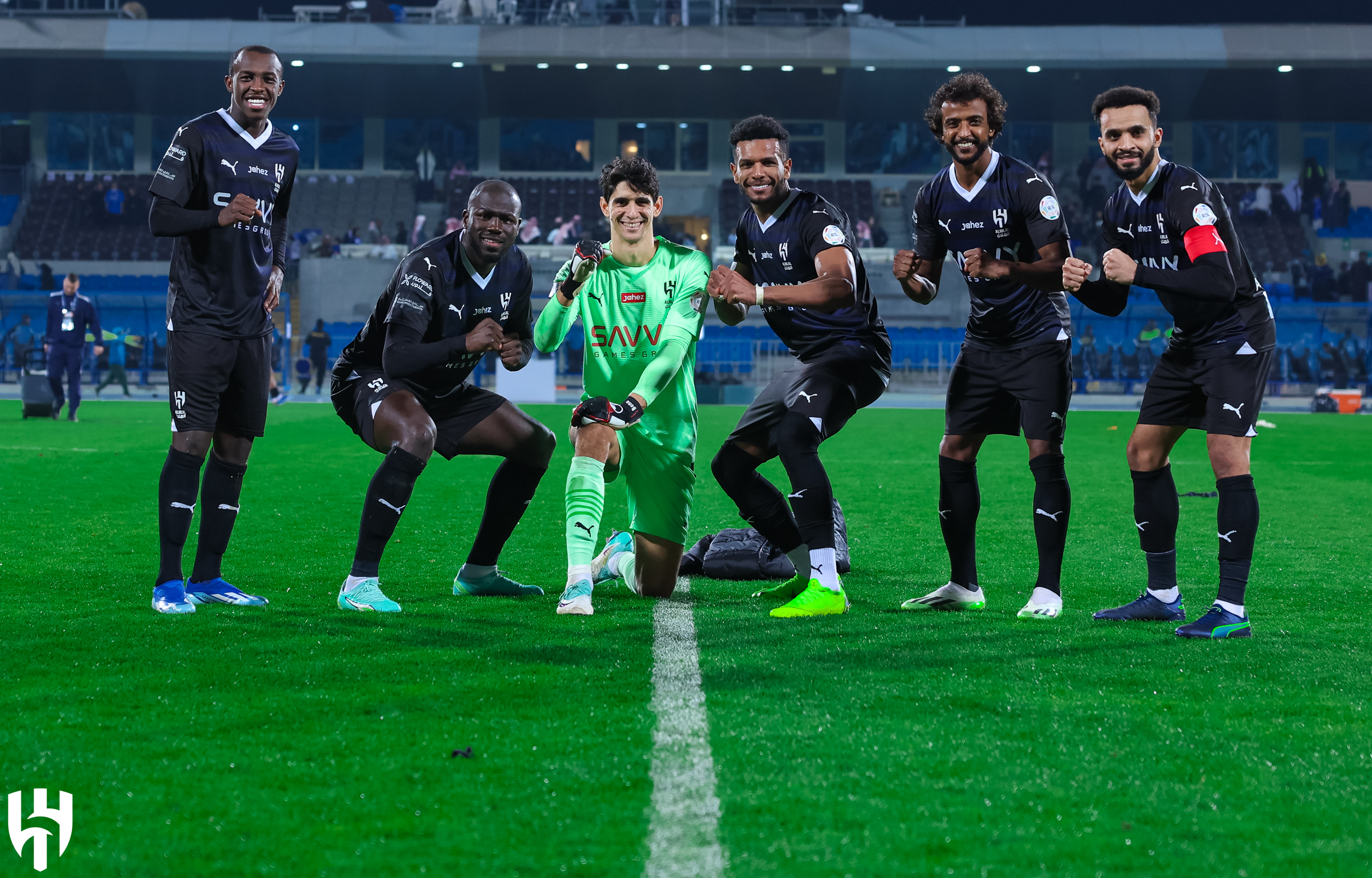 الهلال يعزز صدارته في الدوري السعودي للمحترفين بعد الفوز على الفيحاء بهدفين 5 الهلال يعزز صدارته في الدوري السعودي للمحترفين بعد الفوز على الفيحاء بهدفين