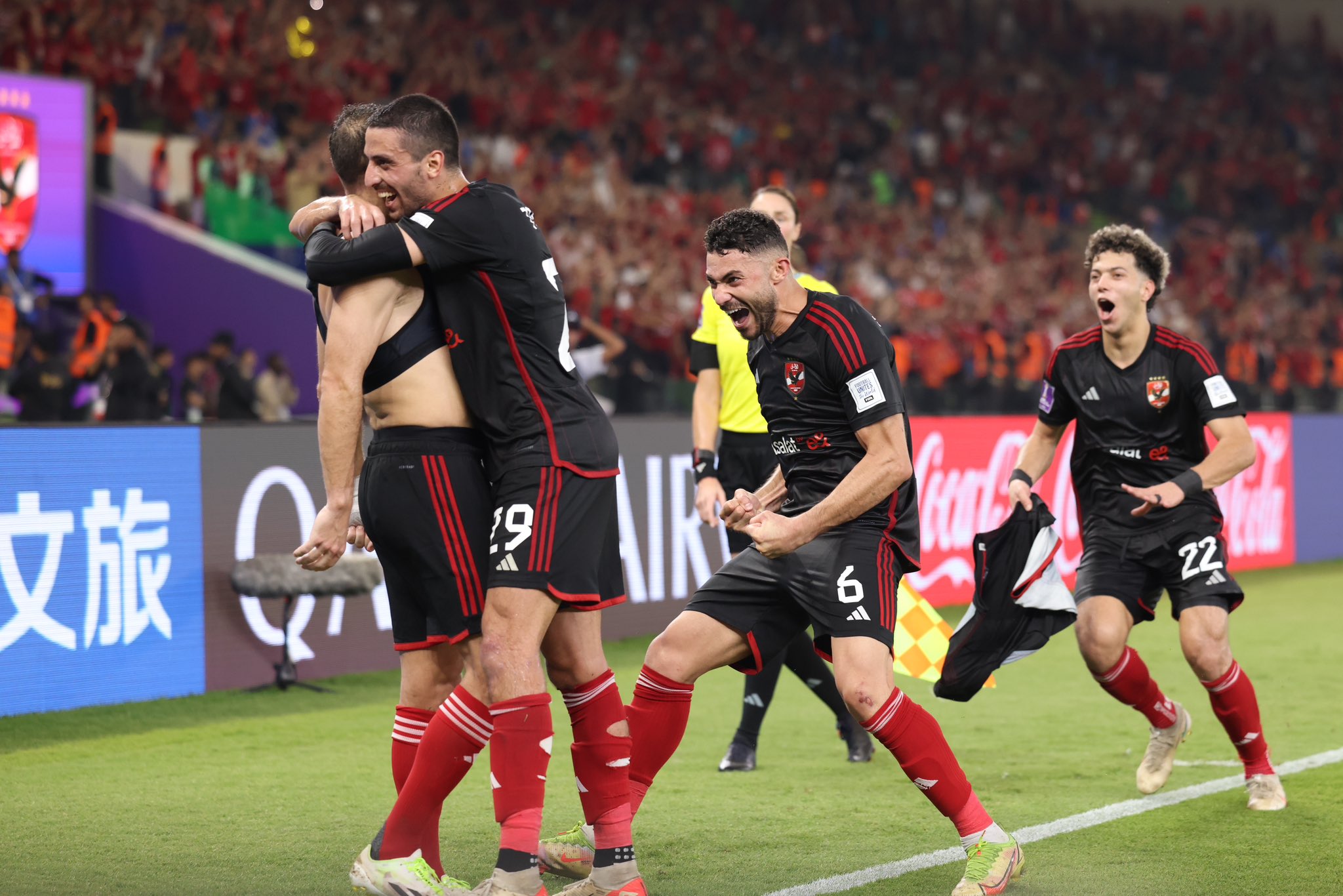 القنوات الناقلة لمباراة الأهلي وسيراميكا كليوباترا في كأس السوبر المصري 5 القنوات الناقلة لمباراة الأهلي وسيراميكا كليوباترا في كأس السوبر المصري