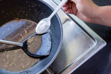 سواد السنين هيروح بسهولة بمكون خارق للدهون لتنظيف الأواني المحروقة وإزالة أصعب الحروق بدون تعب