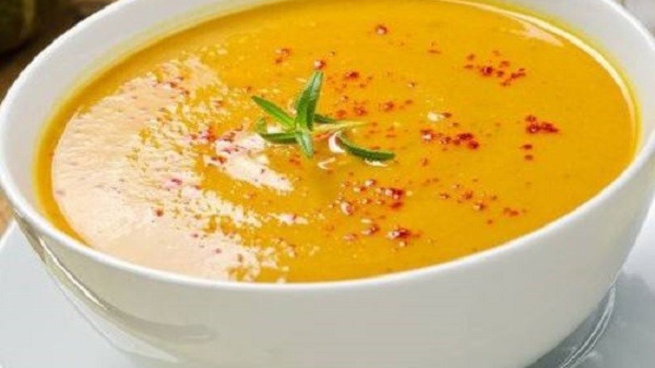 دفيء نفسك بأحلي طريقة عمل شوربة العدس المصرية اللذيذة لتدفئة المعدة بخطوات بسيطة وسهلة 5 دفيء نفسك بأحلي طريقة عمل شوربة العدس المصرية اللذيذة لتدفئة المعدة بخطوات بسيطة وسهلة
