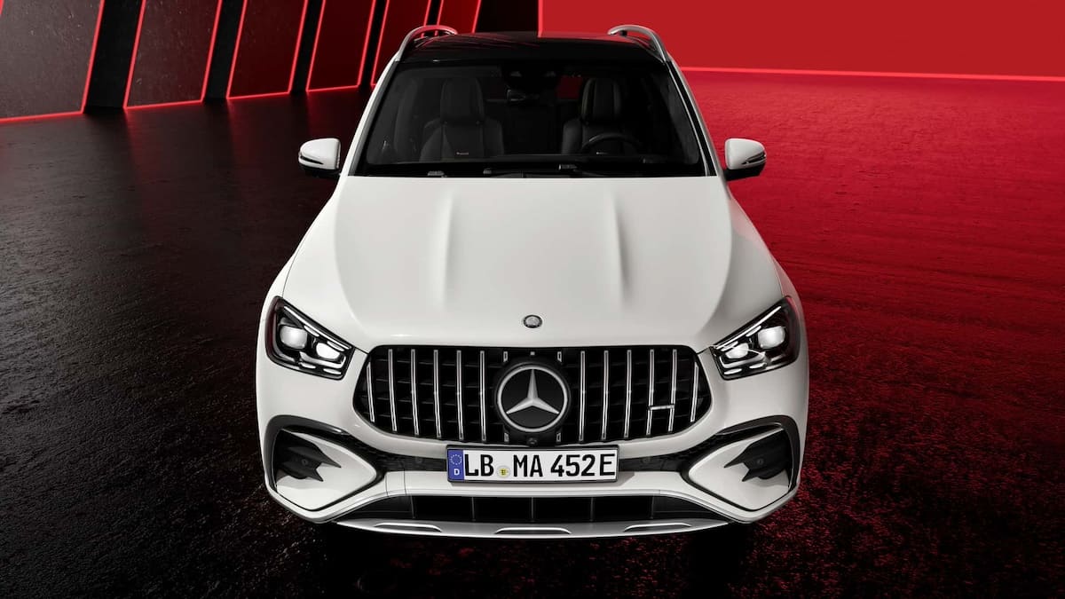 مرسيدس AMG GLE 53 موديل 2024 بنظام هايبرد قابل للشحن