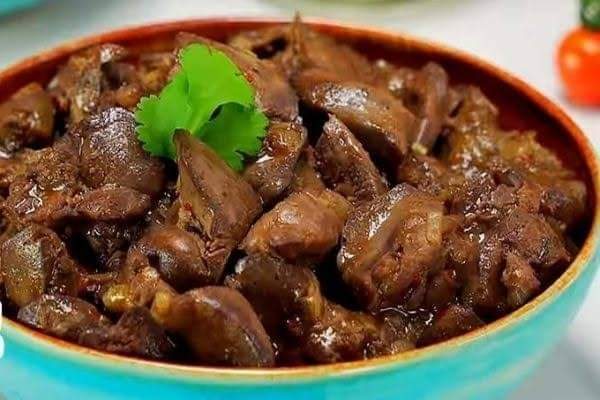 طاجن كبد وقوانص الفراخ وصفة لذيذة واقتصادية حضريها في 5 دقائق