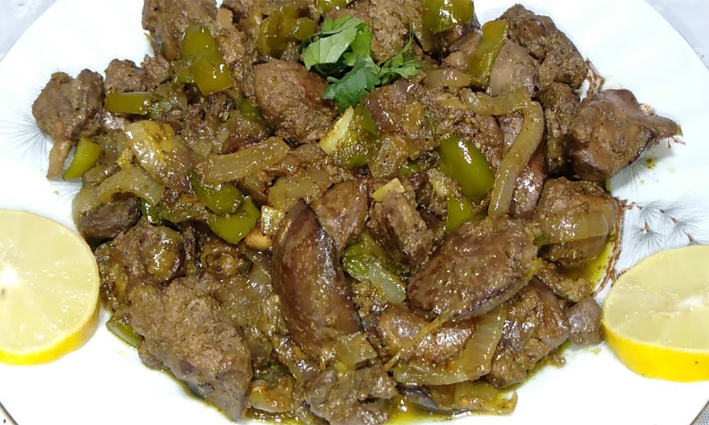 بأقل التكاليف اعملي كبدة الفراخ بالبصل والفلفل الأخضر طعم لا يقاوم