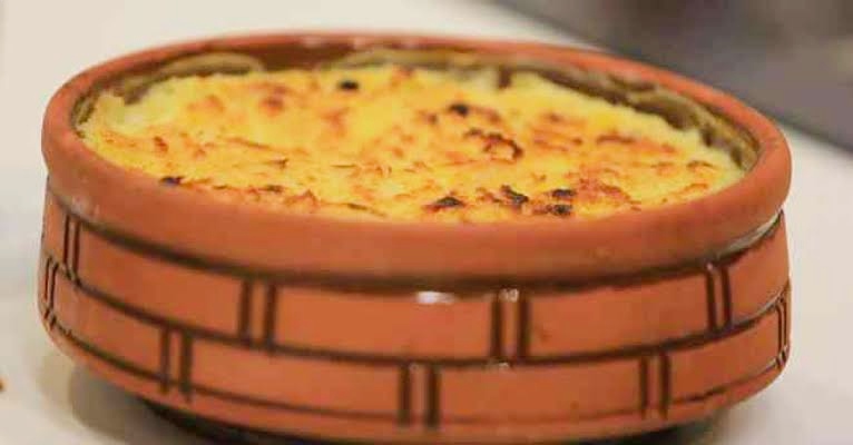 حلويات شرقية طاجن ام علي بالمكسرات من الحلويات العربية المشهورة 5 حلويات شرقية طاجن ام علي بالمكسرات من الحلويات العربية المشهورة