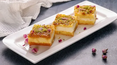 البسبوسة على الطريقة المغربية بدون زبادي ولا سمن في 10 دقائق .. كنز لازم تستغليه 2 البسبوسة على الطريقة المغربية بدون زبادي ولا سمن في 10 دقائق .. كنز لازم تستغليه