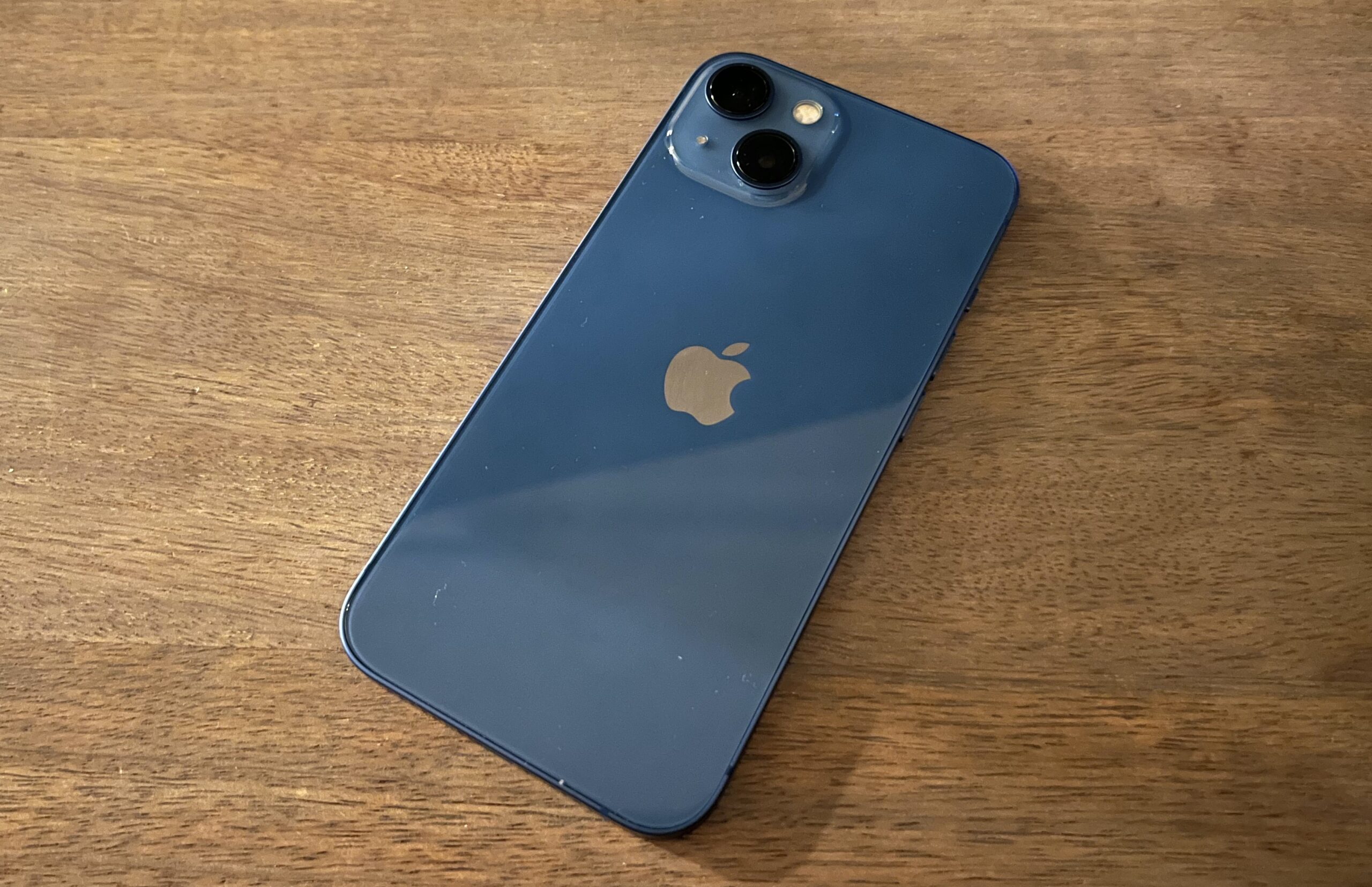 “وفر 1200 ريال سعودي”.. خصومات هائلة على هاتف iphone 13 على مكتبة جرير في السعودية